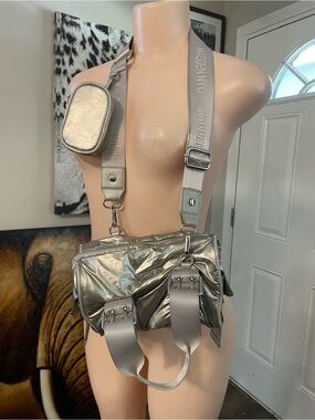 Madden USA Metallic Silver Crossbody Utility Bag purse travel airplane vacation